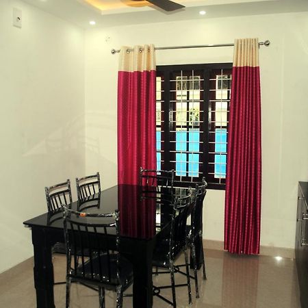 Nice Villa Irimbranallur Екстериор снимка