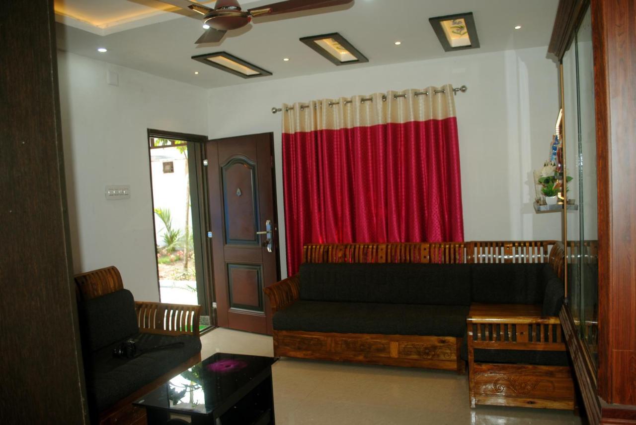Nice Villa Irimbranallur Екстериор снимка