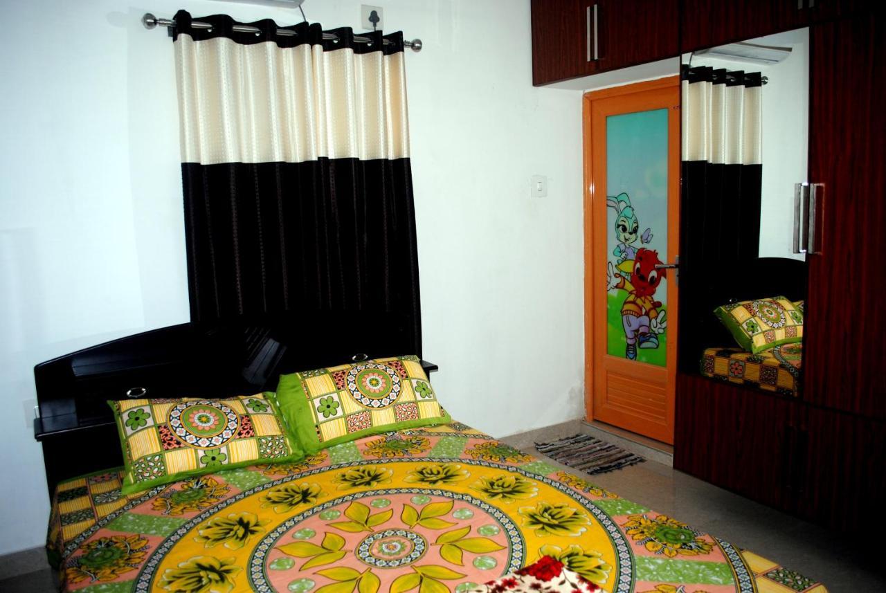 Nice Villa Irimbranallur Екстериор снимка